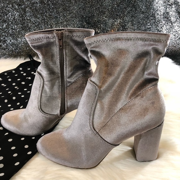 Velvet heel ankle booties - Picture 3 of 4